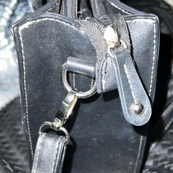 London Fog black handbag Clutch cross body should strap zipper pockets purse - Picture 9 of 11